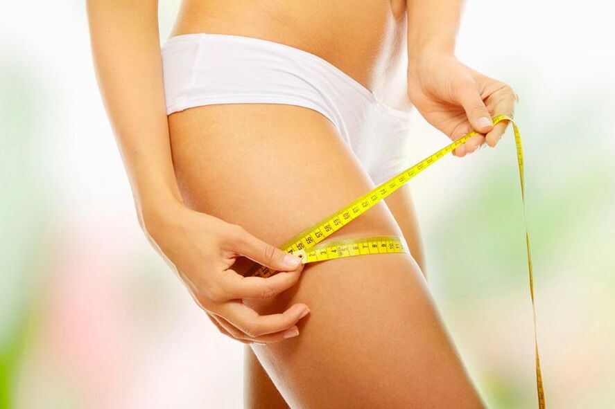 The girl measured her thigh mass